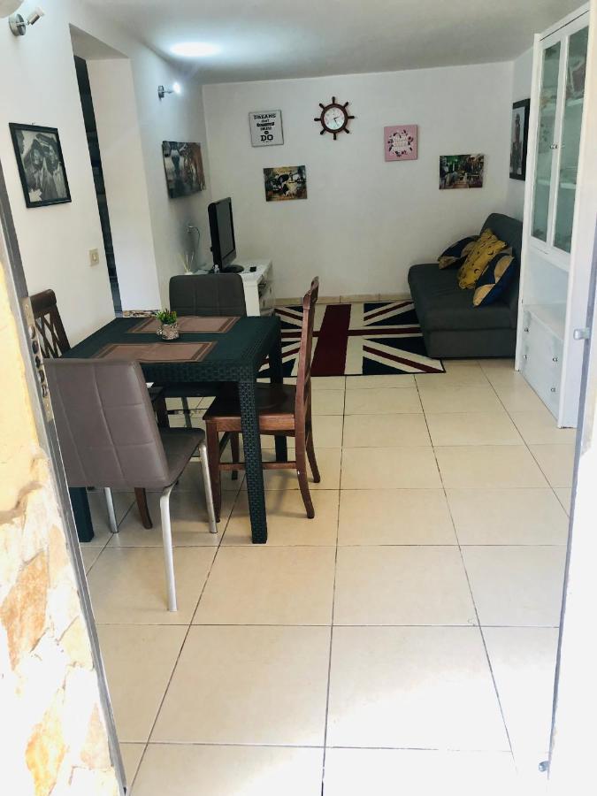 Little House Fiera Di Roma Appartement Ponte Galeria Buitenkant foto